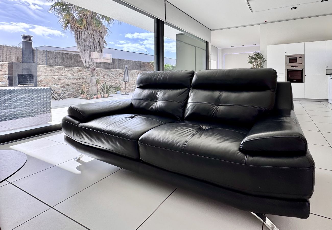 Villa en L'Escala - Blanca