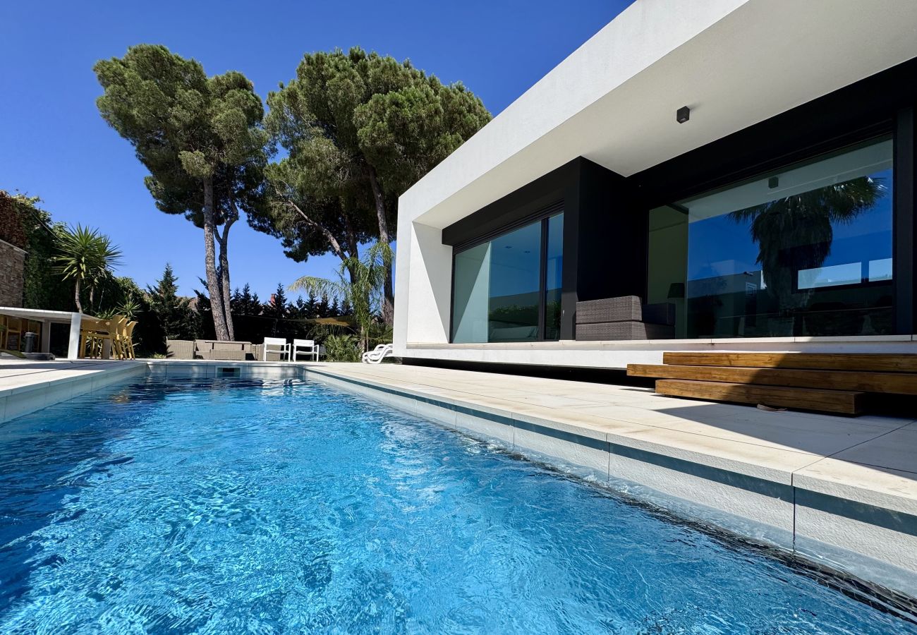 Villa en L'Escala - Blanca