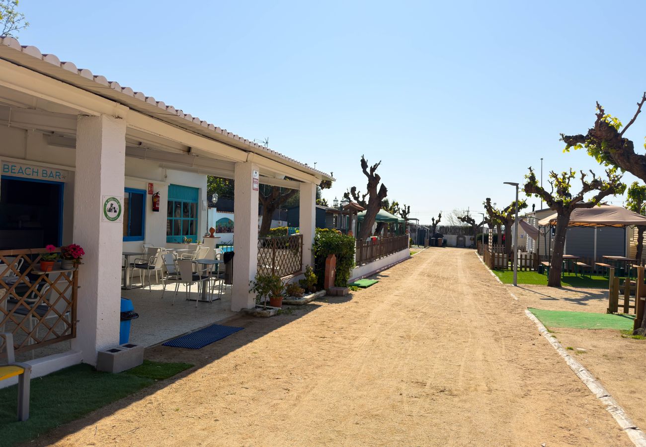 Bungalow en Canet de Mar - Costa Dorada: Tienda Cala