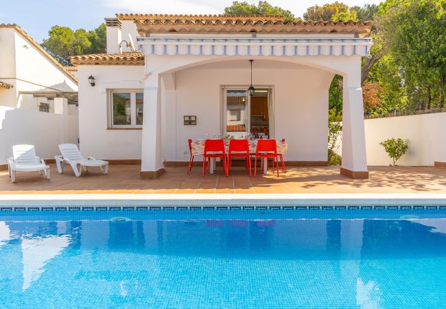 Villa in Escala - Odri LE