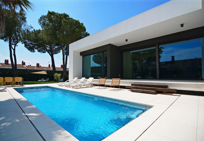 Villa/Dettached house in L'Escala - Blanca