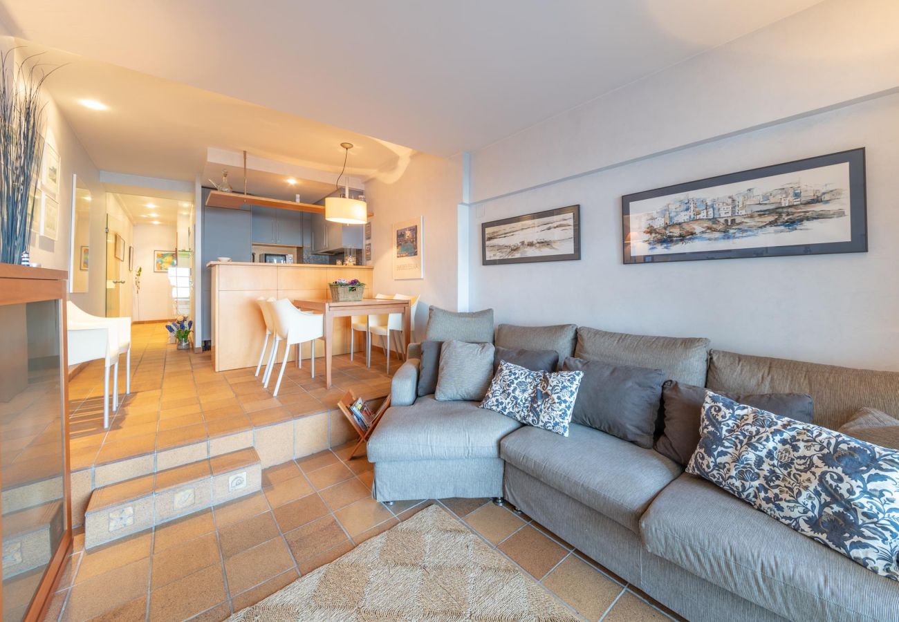 Apartment in L'Escala - Aina