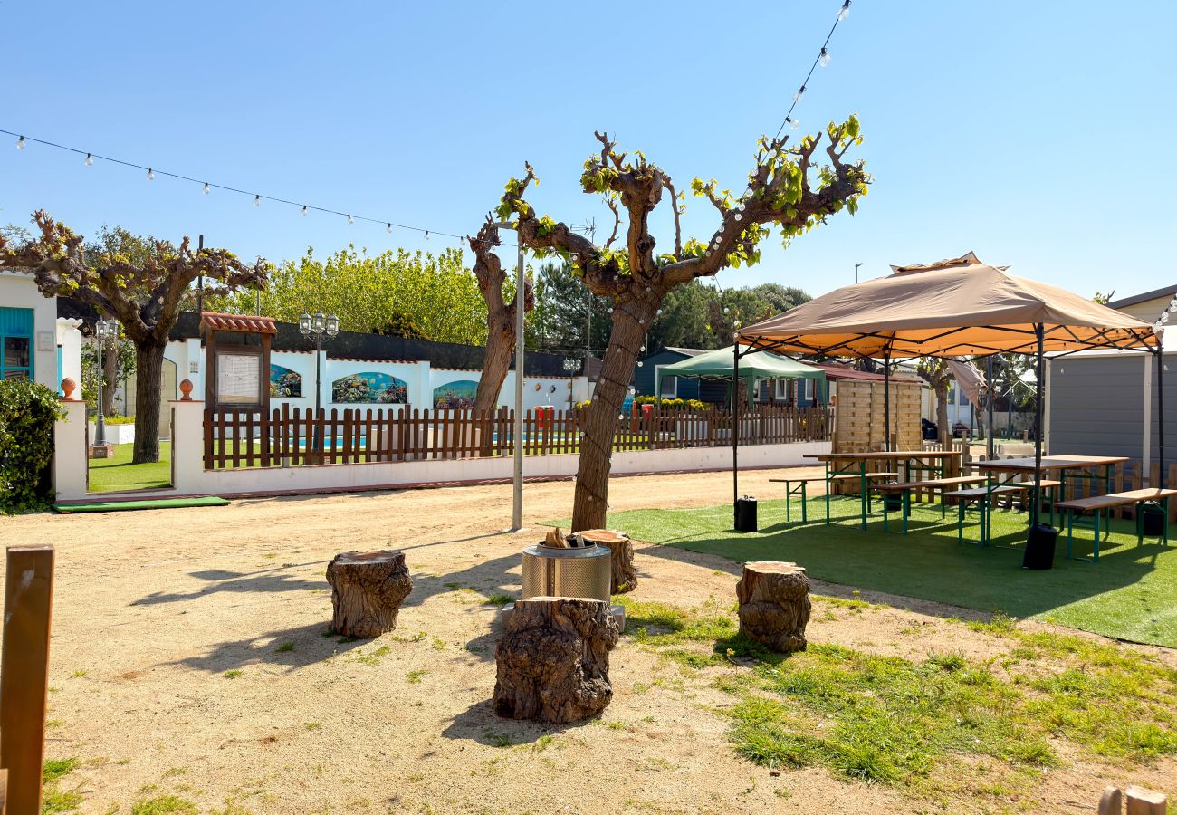 Bungalow in Canet de Mar - Costa Dorada: Tienda Cala