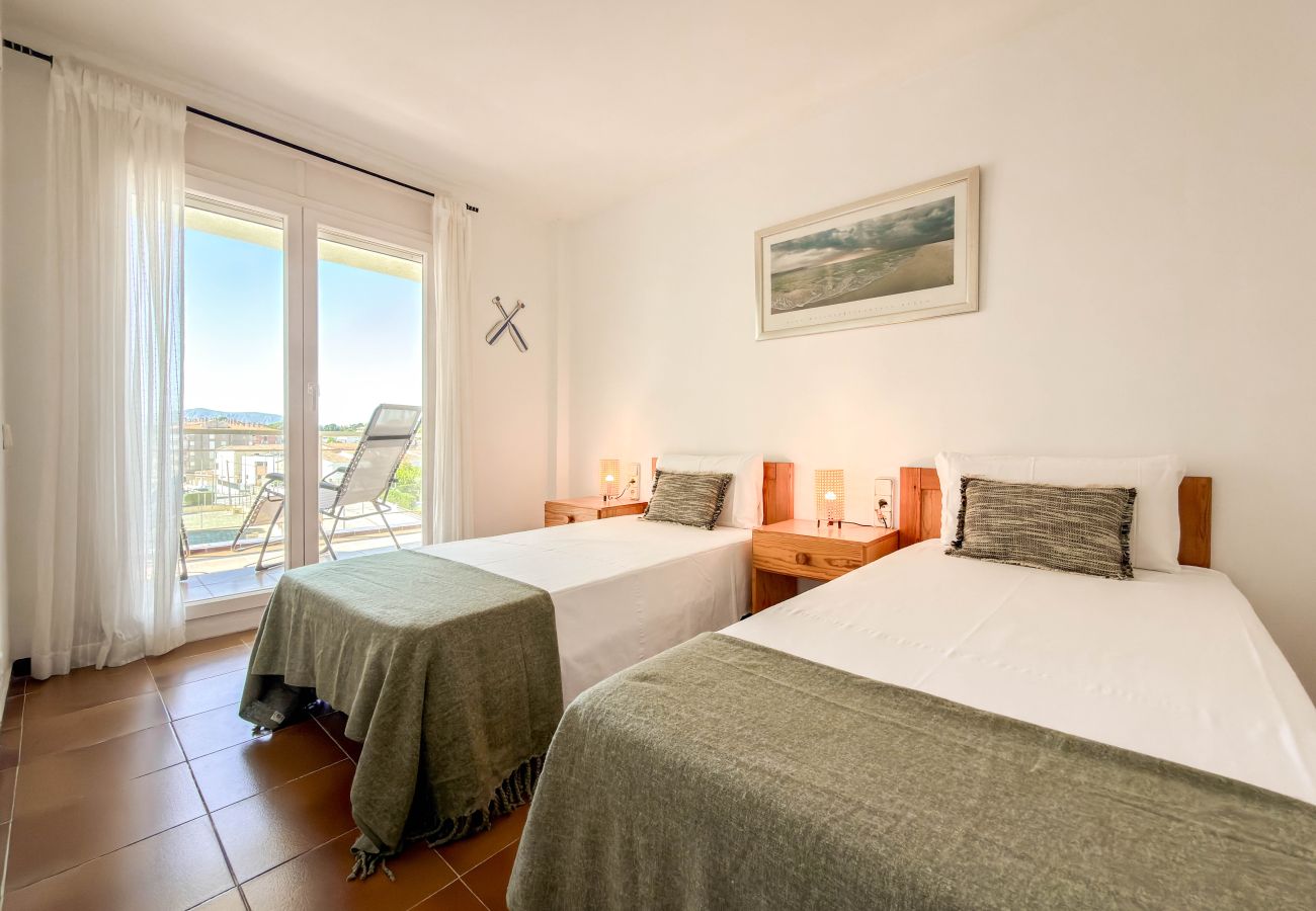 Apartment in L'Escala - Maricel