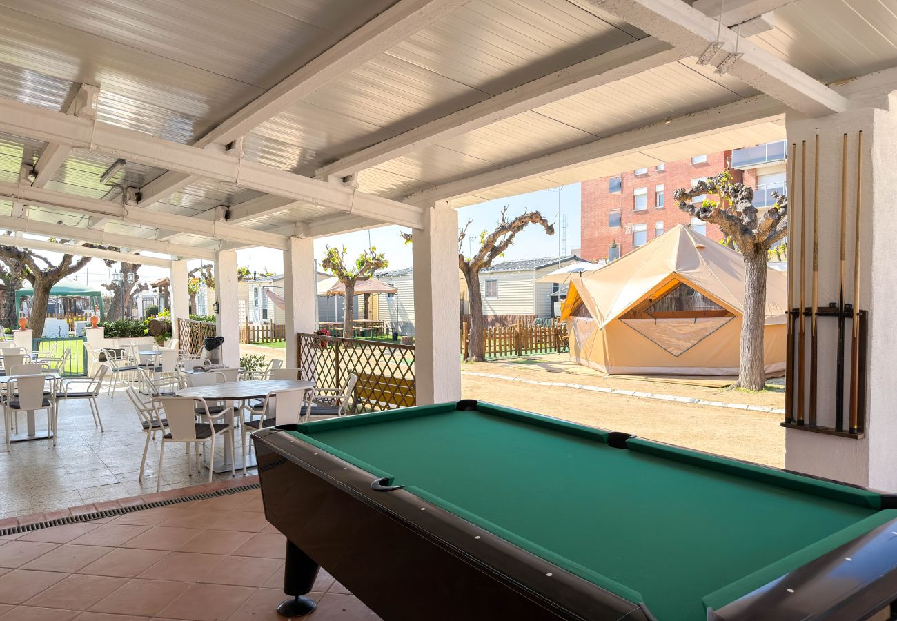 Bungalow à Canet de Mar - Costa Dorada: Tienda Cala