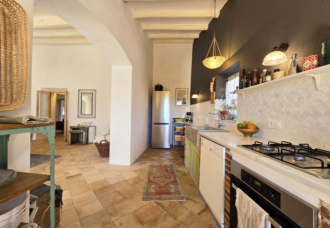 Gîte Rural à Ventalló - Gran Casa Rustica con Alma Mediterranea