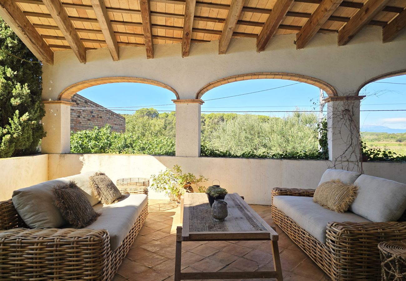 Gîte Rural à Ventalló - Gran Casa Rustica con Alma Mediterranea