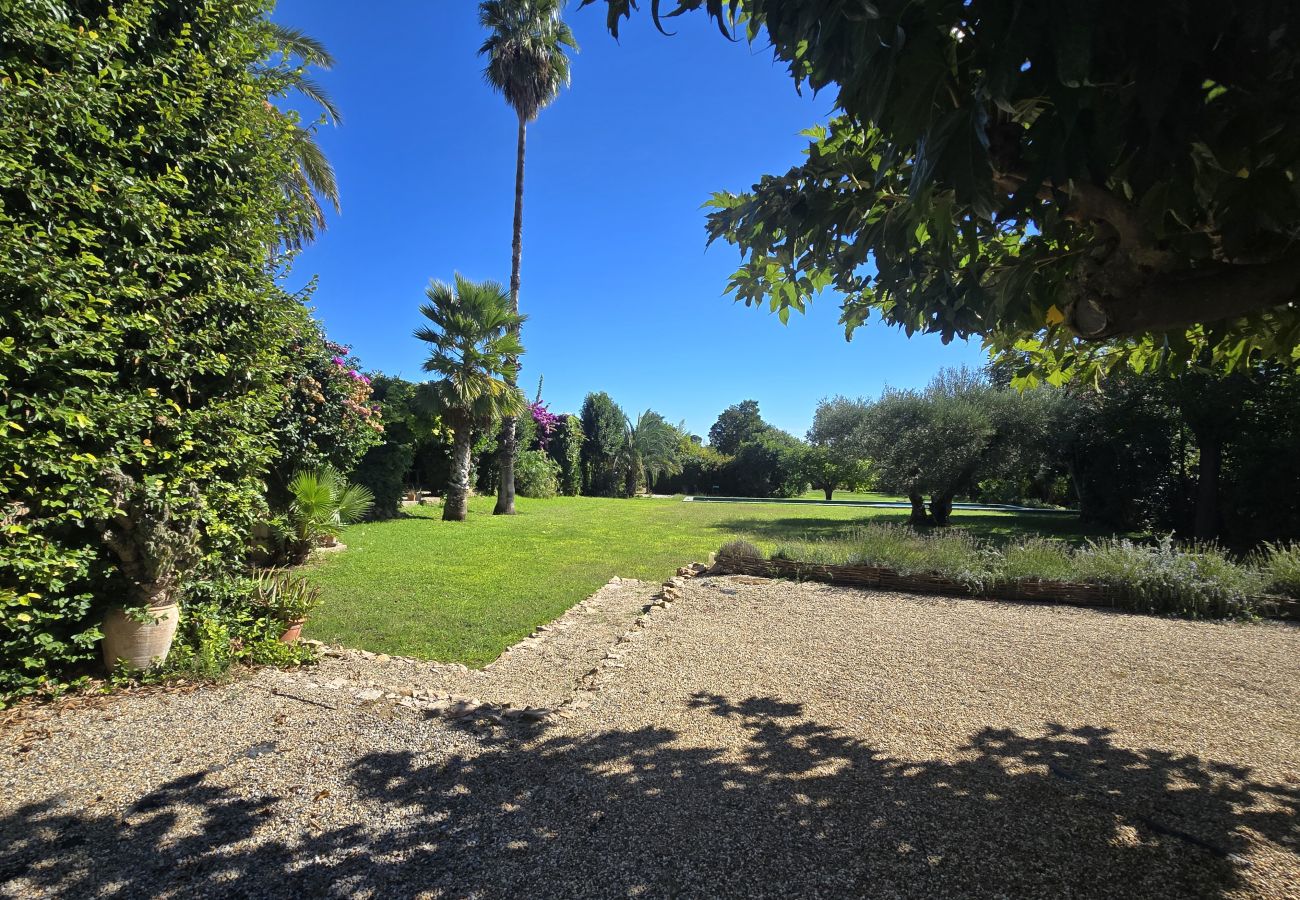 Gîte Rural à Ventalló - Gran Casa Rustica con Alma Mediterranea