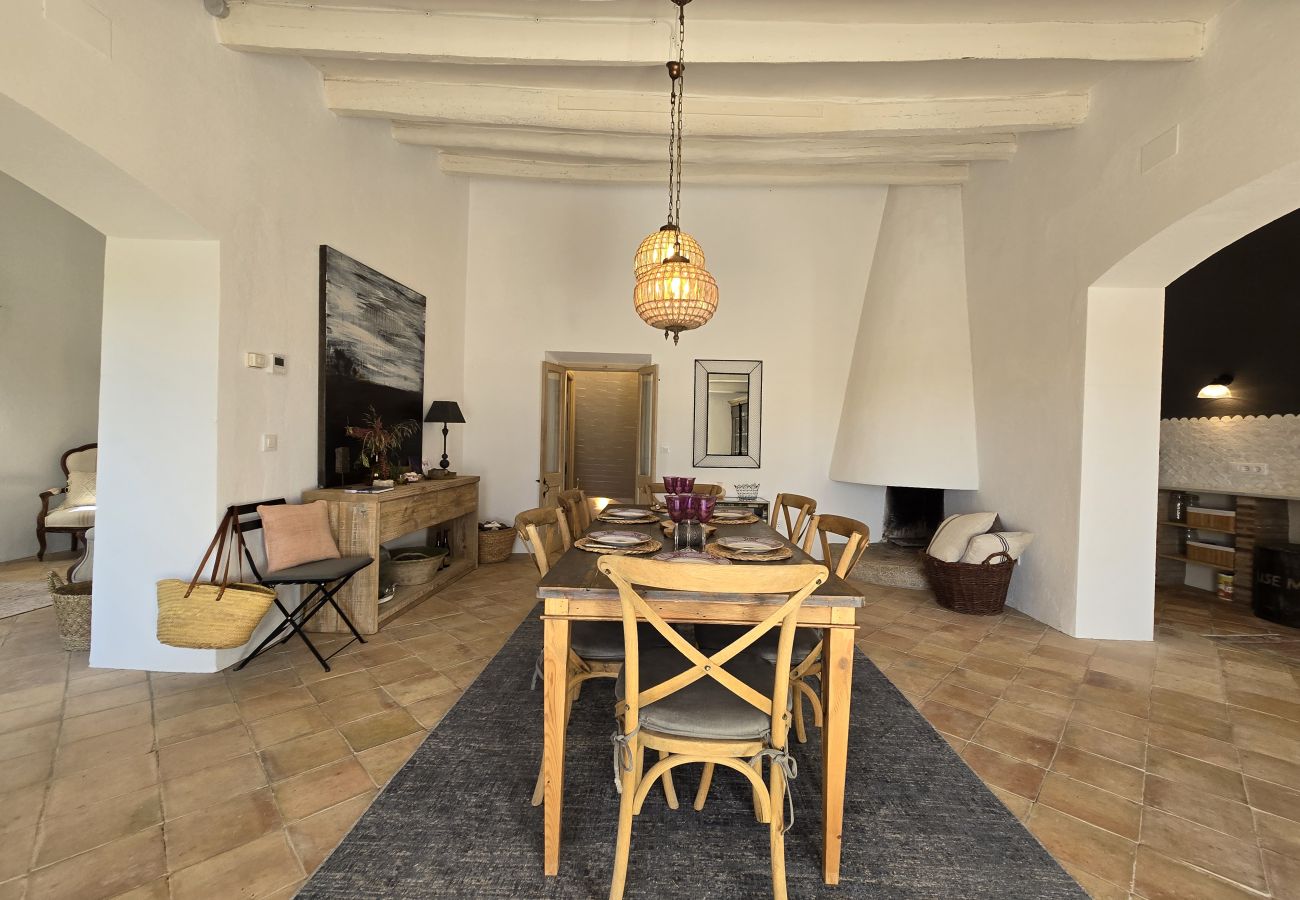 Gîte Rural à Ventalló - Gran Casa Rustica con Alma Mediterranea