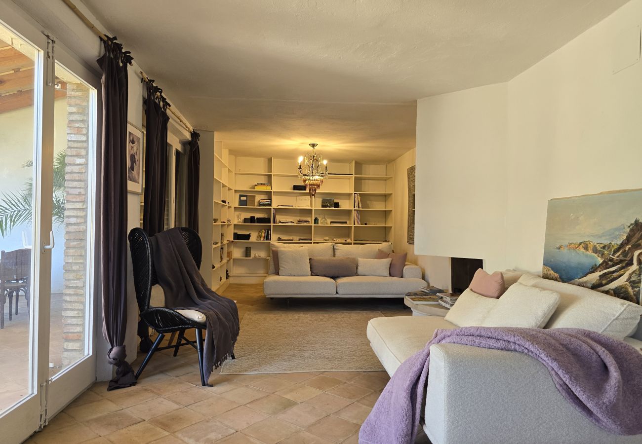 Gîte Rural à Ventalló - Gran Casa Rustica con Alma Mediterranea