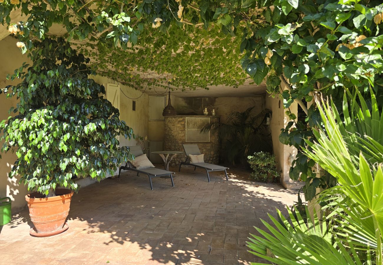 Gîte Rural à Ventalló - Gran Casa Rustica con Alma Mediterranea