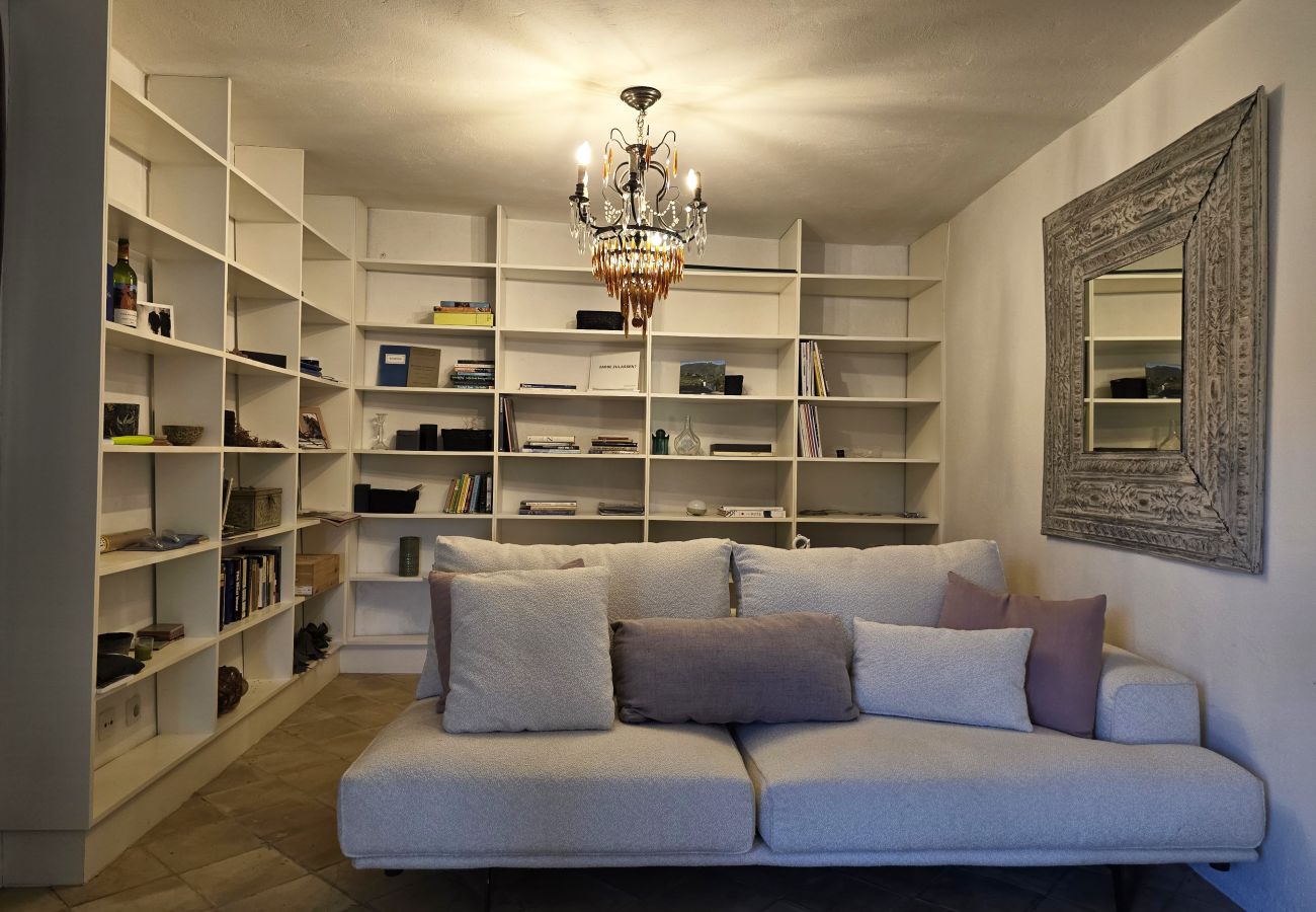 Casa rural en Ventalló - Gran Casa Rustica con Alma Mediterranea