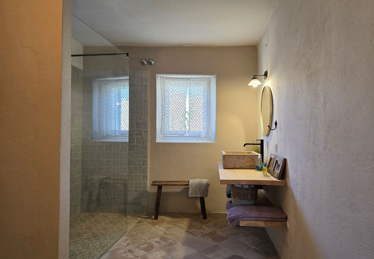 Casa rural en Ventalló - Gran Casa Rustica con Alma Mediterranea